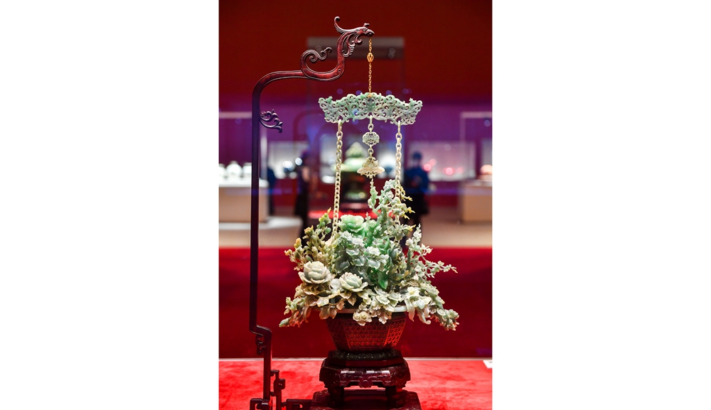 展览中的“四大国宝”之一，翡翠花篮《群芳揽胜》，是中国玉器艺_104611.jpg
