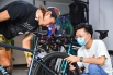2022年7月19日，侯瑞（左）正在给顾客调试一辆公路自行车_107561.jpg