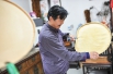 It takes Wang less than 20 minutes to make a Taiping drum_副本.jpg