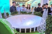 观众在参观位于贵州的“天眼”——500米口径球面射电望远镜模型。.JPG