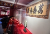 一对父子利用暑期前来参观展览_108579.jpg