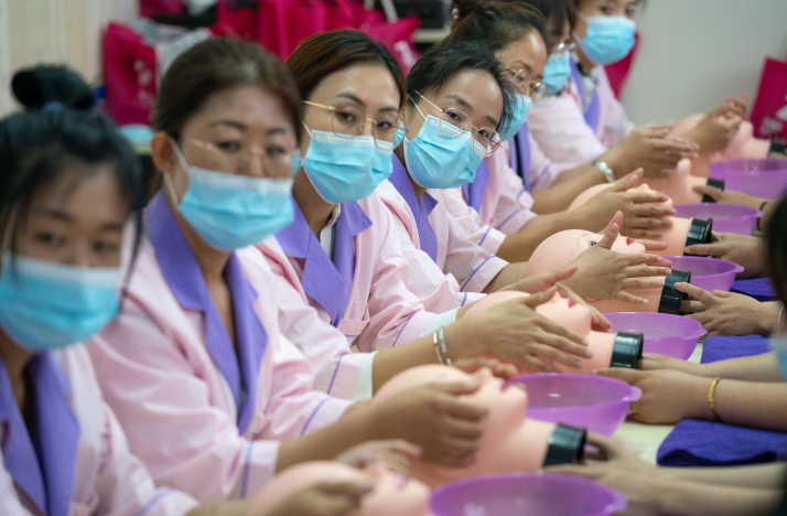 Authorities tighten the reins on medical beauty industry-- Beijing Review