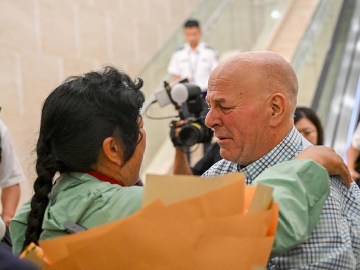 Retired U.S. teacher begins China visit to renew friendship kindled in classroom, taming of desert