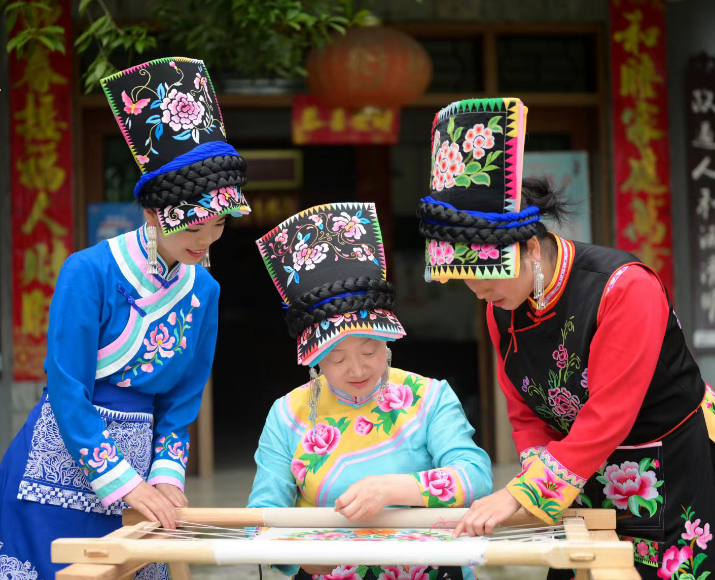 Shaanxi,CHINA-Embroidery women rush to produce qiang embroidery