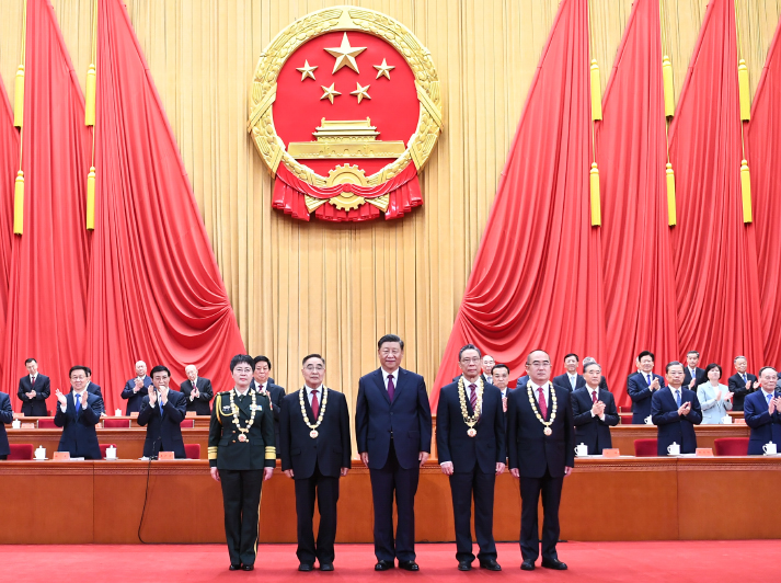 China awards individuals and groups for their extraordinary