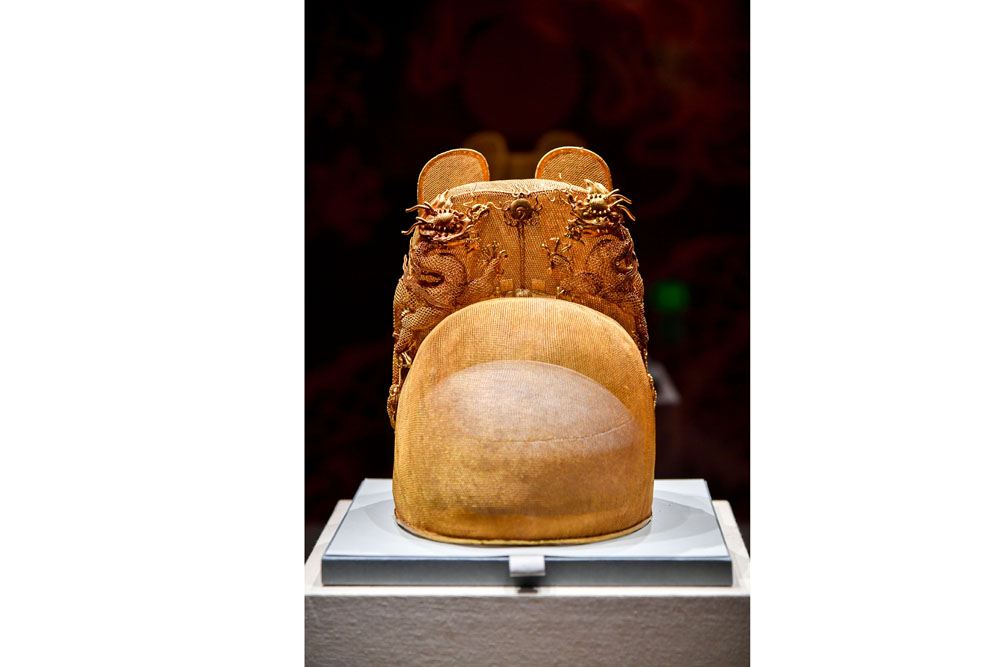 此次展览中最珍贵的展品“金翼善冠”，是迄今为止我国现存的唯一一件帝王金冠。.JPG