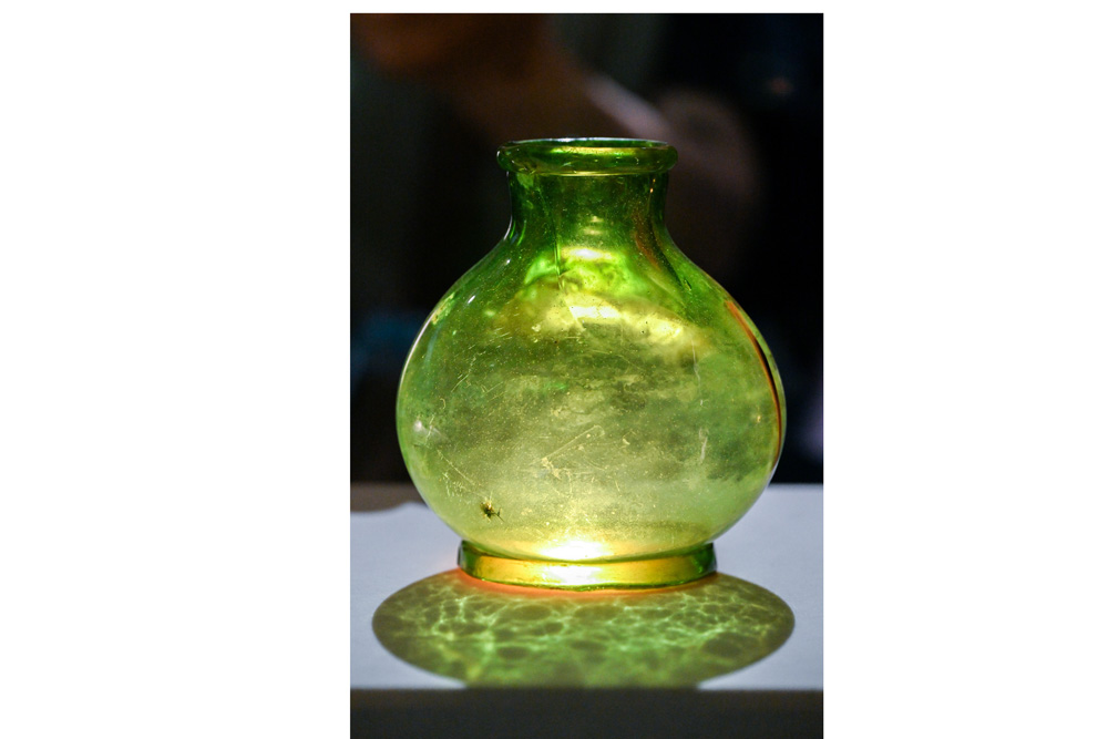 国博馆藏的绿玻璃扁瓶，隋代大业四年（608年），1957年陕西西安李静训墓出土。.JPG
